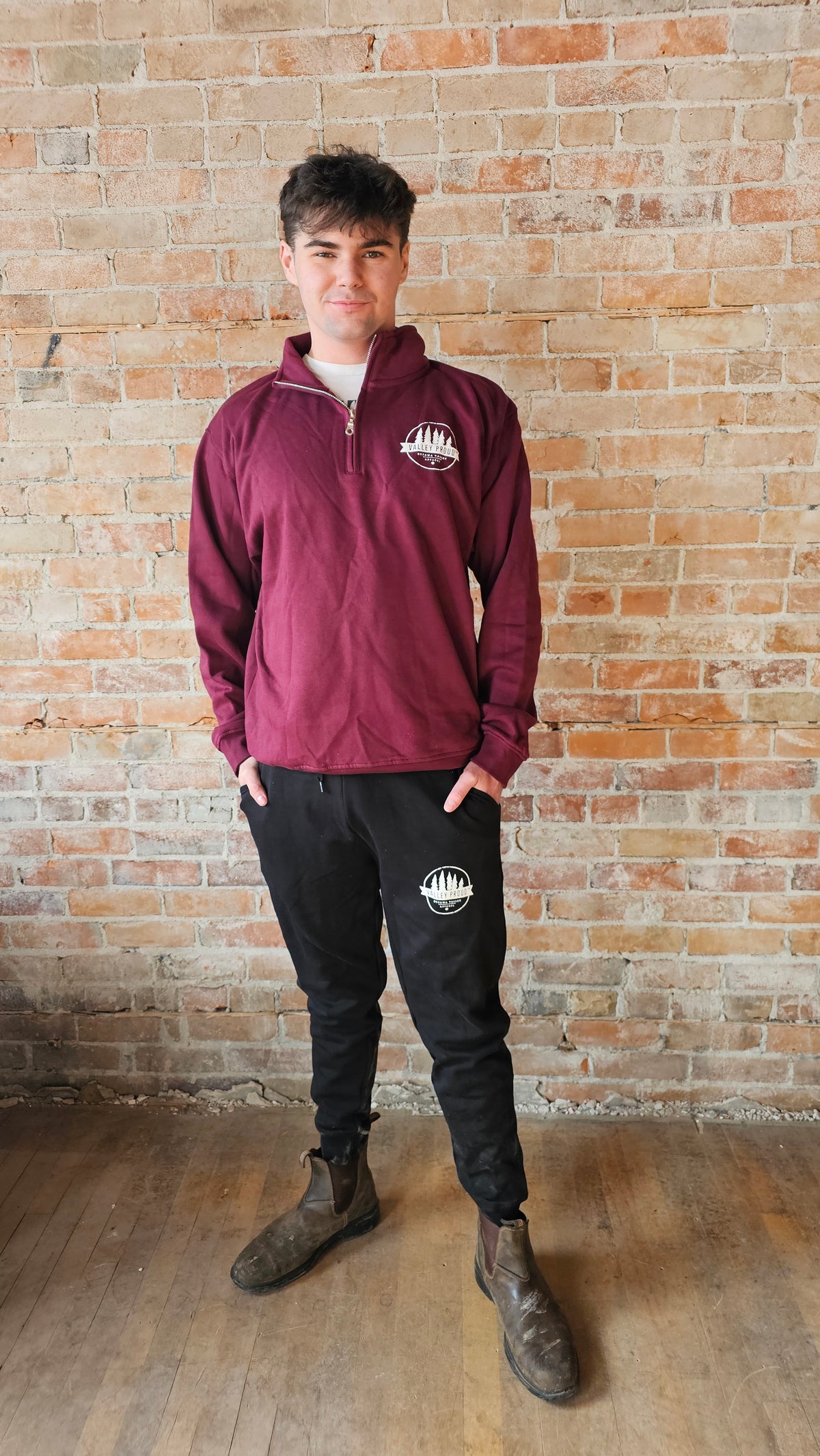 Valley Proud 1/4 Zip - Burgundy