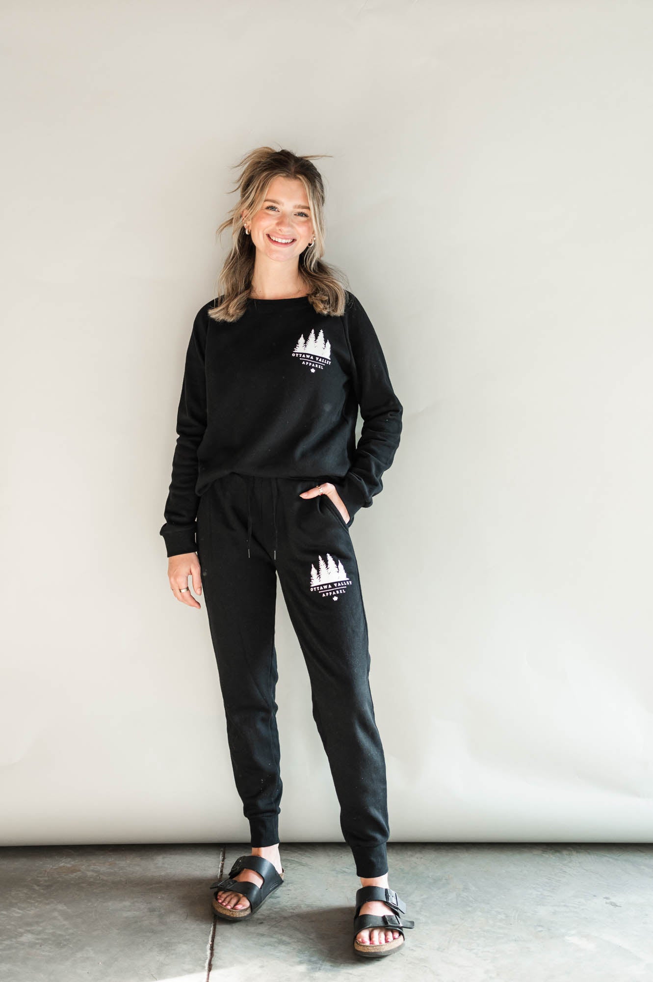 OVA Women's Luxe Crew - Black