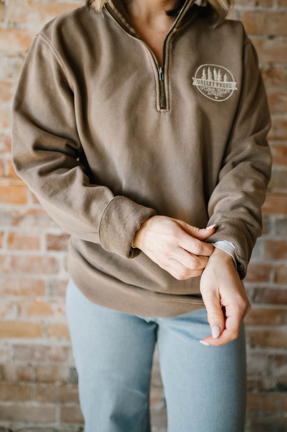 Valley Proud Embroidered 1/4 Zip - Brown
